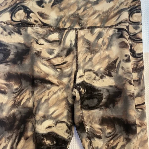 Workout Capris - Picture 2 of 4